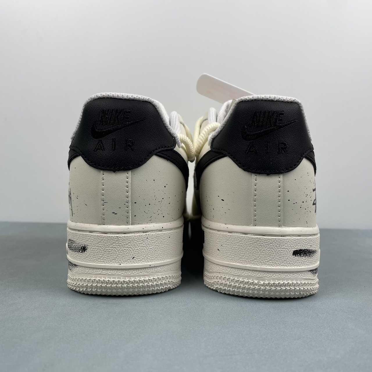 Nike Air Force 1 x Stüssy