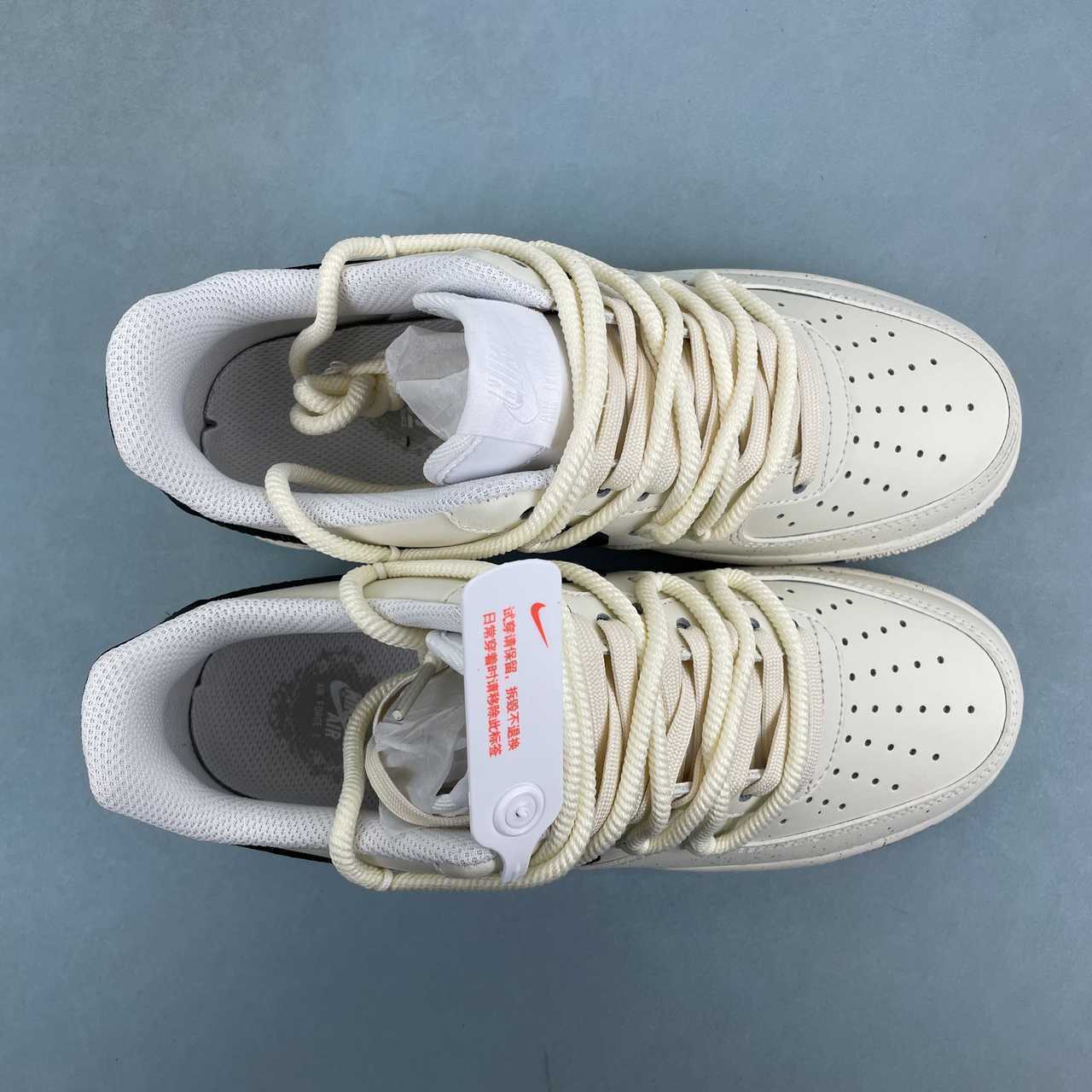 Nike Air Force 1 x Stüssy