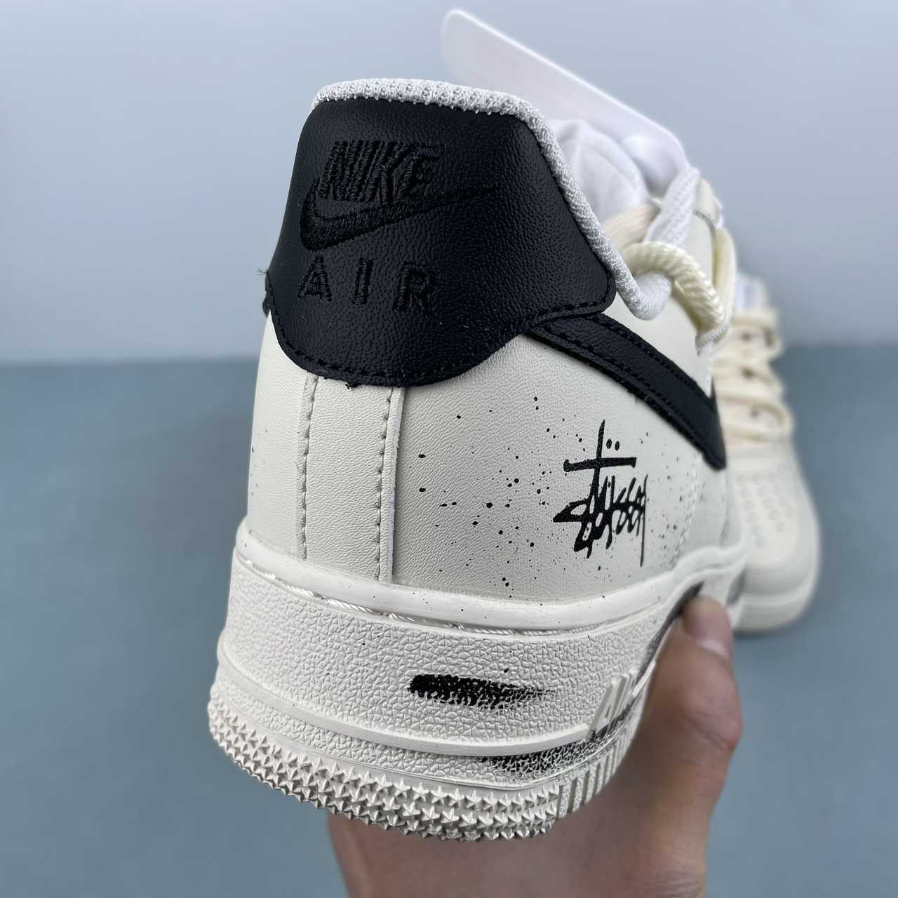 Nike Air Force 1 x Stüssy