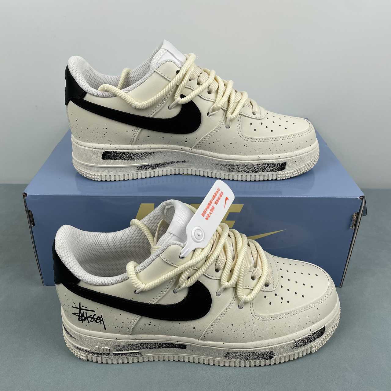 Nike Air Force 1 x Stüssy